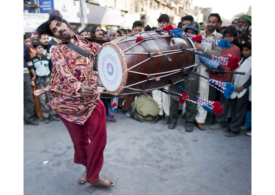 dhol, dhol dhamal, circles of life, data sahab, street performers, sufi music