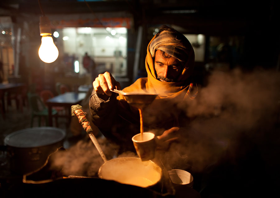 chai wala, lahori chai, dudh patti, chai dhaba, thaila, lipton tea, pakistani chai, winter night, cold