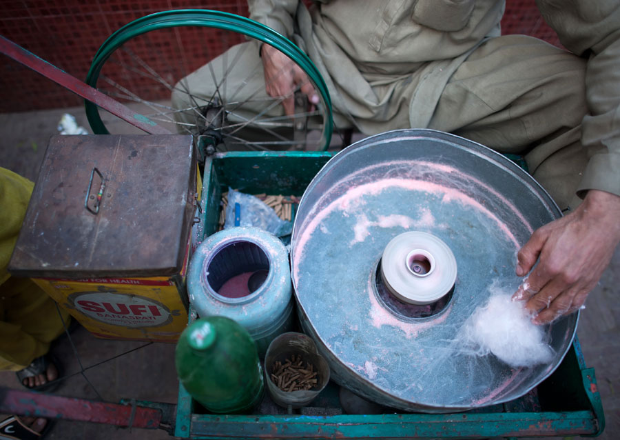 lachhay wala, old lahore foods, cotton candy
